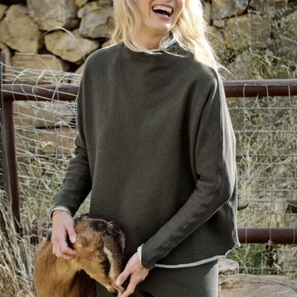 Frank & Eileen Sweaters - Frank & Eileen Funnel Neck Capelet Sweatshirt in Moss Size XS